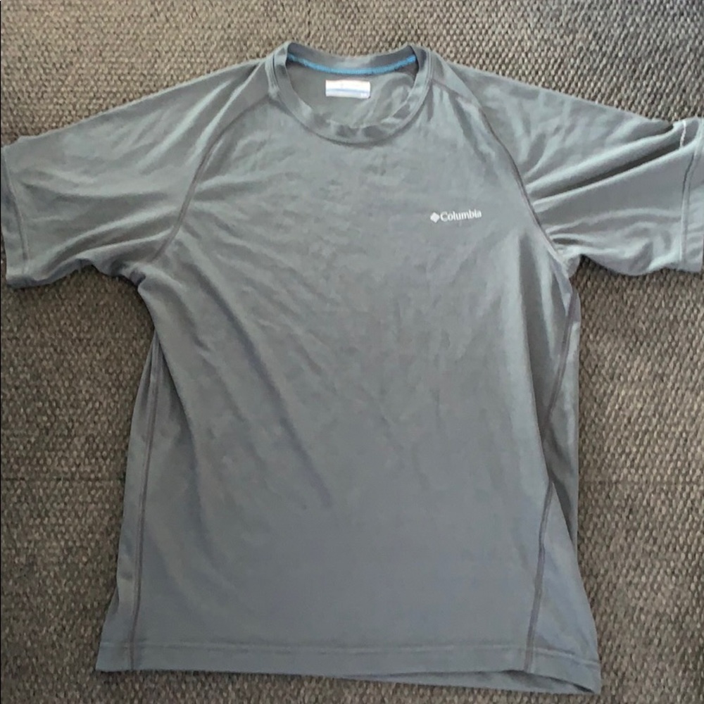 Women’s Columbia Shirt Small